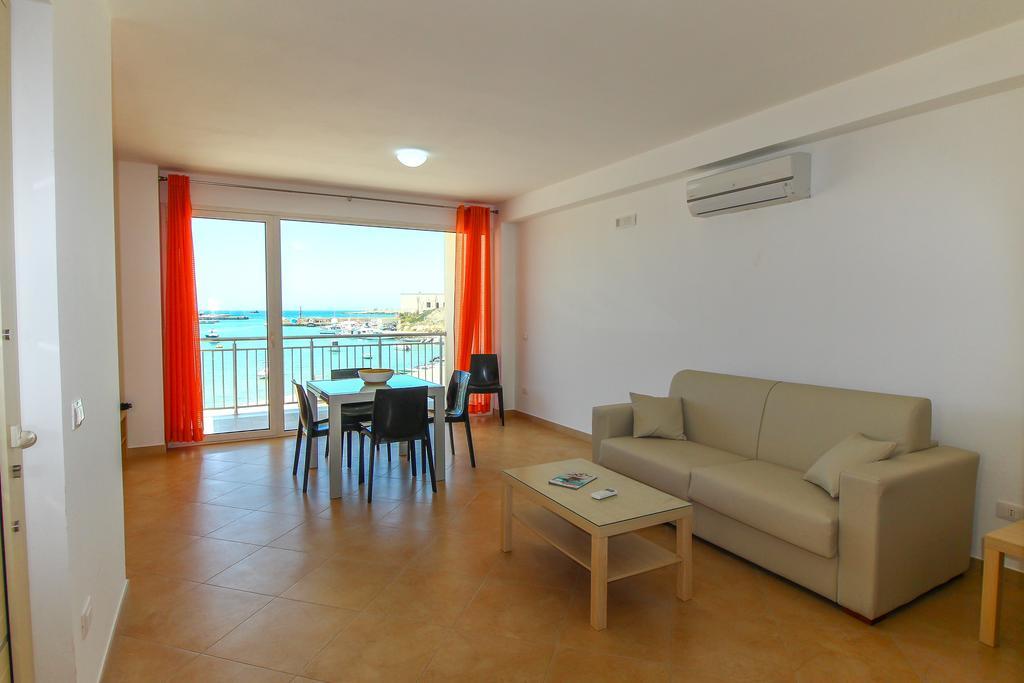 Family Suite Porto Vecchio ランペドゥーザ エクステリア 写真